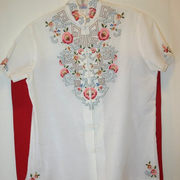VTG Cotton Blend Oriental Style Cream Blouse w/Embroidery SZ Medium B-154 - Picture 1 of 6